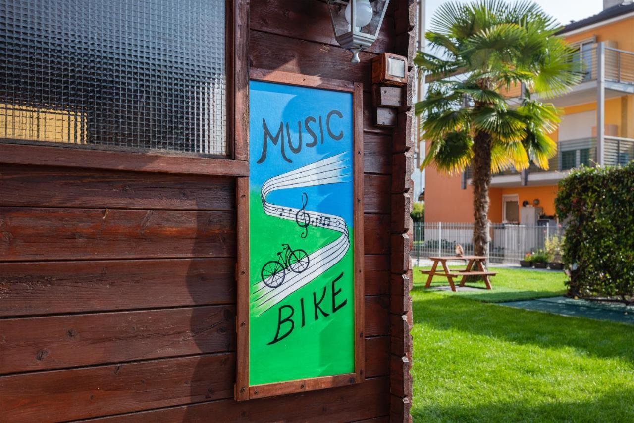 Music & Bike, With Garden And Veranda + Bicycles Арко Екстериор снимка